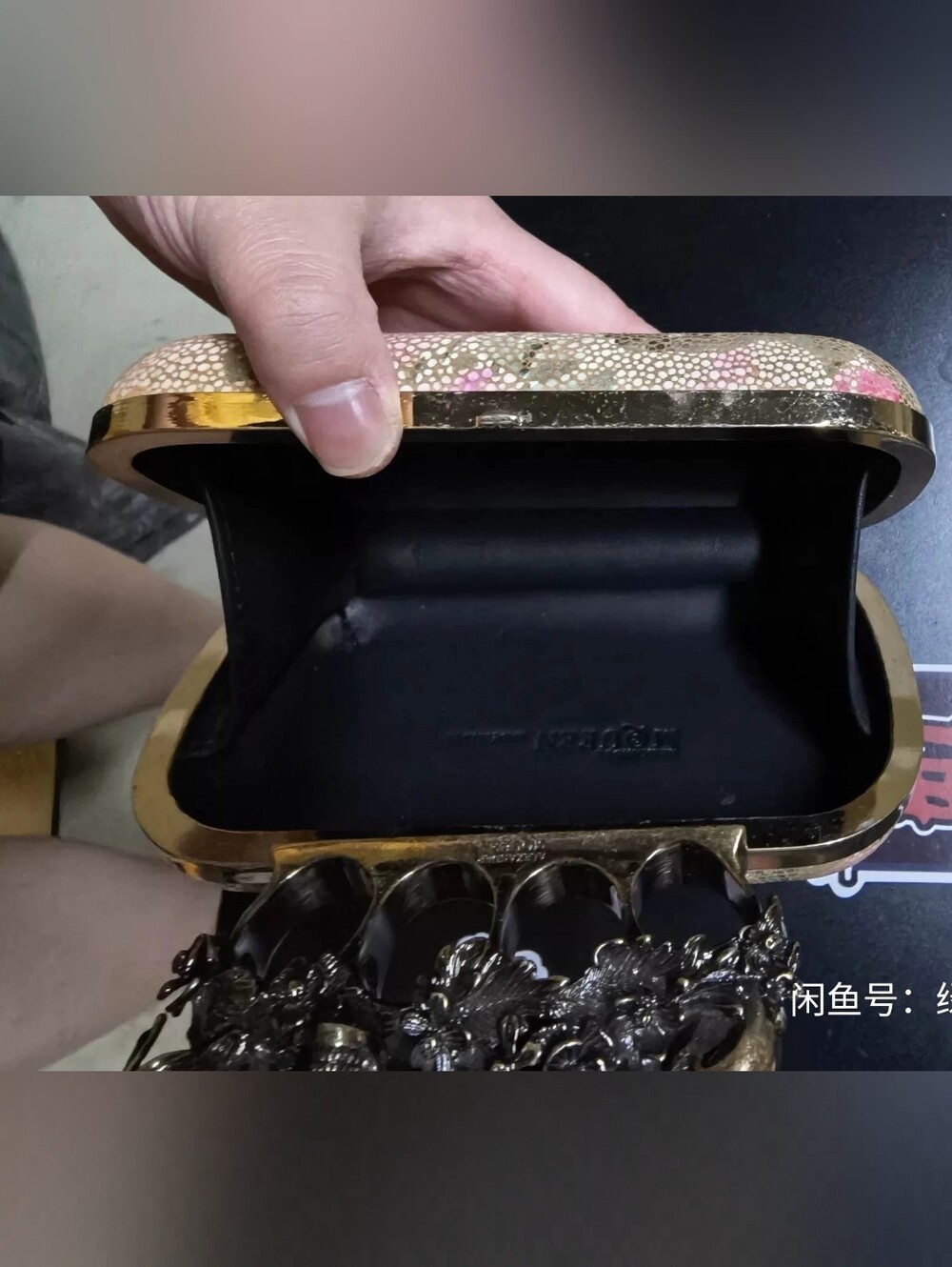 ALEXANDER MCQUEEN Knuckle Duster Floral Leather Skull Clutch - Picture 4 of 4